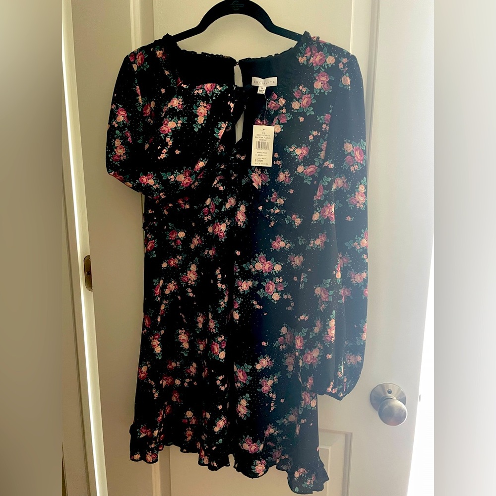Socialite Floral Dress - Size M
